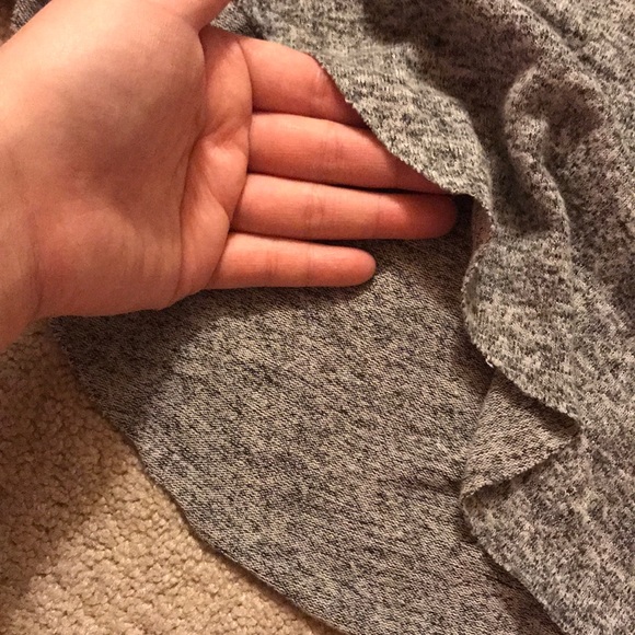 ARITIZIA - TNA hoodie - Picture 3 of 3